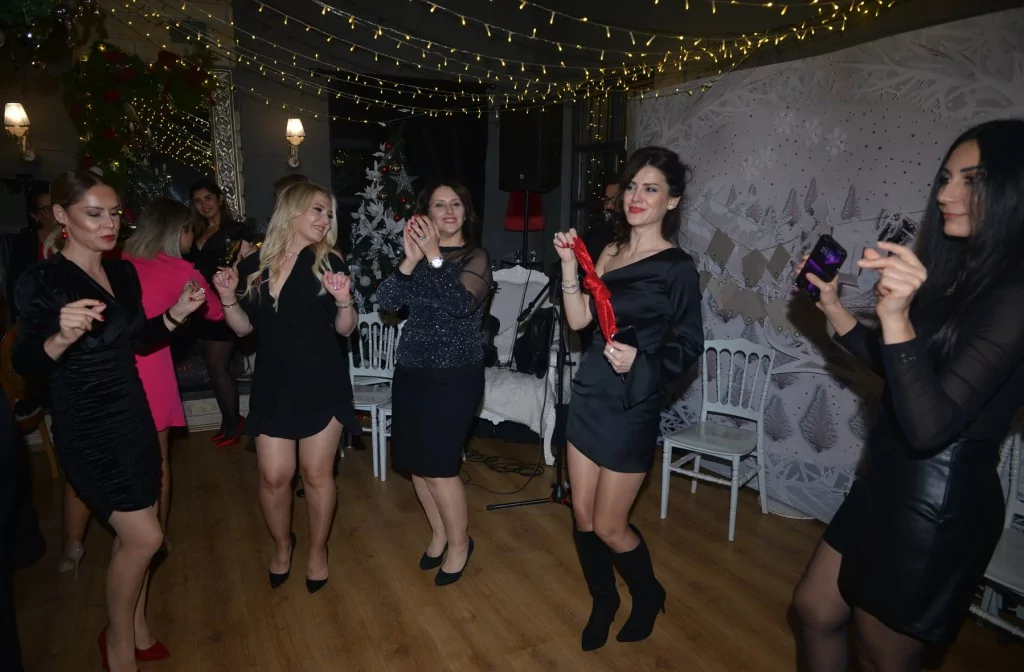 Annelerden 2022'ye renkli veda