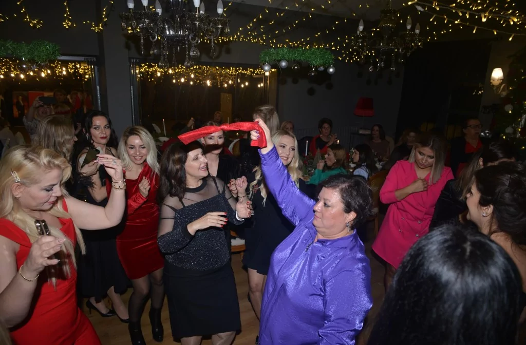 Annelerden 2022'ye renkli veda