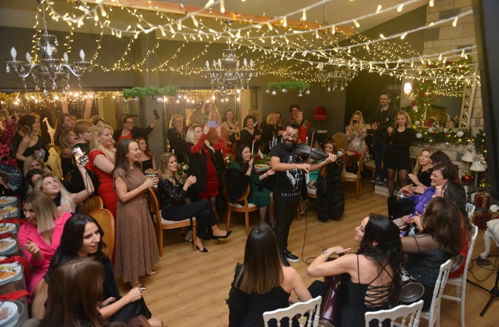 Annelerden 2022'ye renkli veda