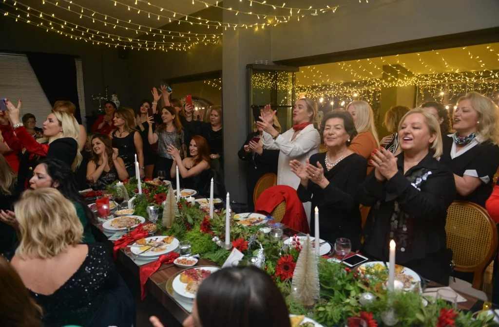 Annelerden 2022'ye renkli veda