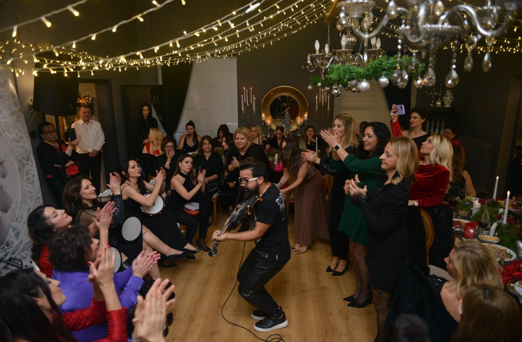 Annelerden 2022'ye renkli veda