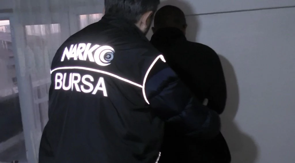 Bursa'da zehir tacirlerine dev operasyon! 5 ilde eş zamanlı baskın