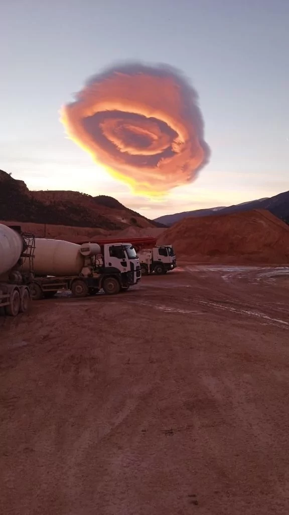 Bursa'da UFO görünümlü bulut