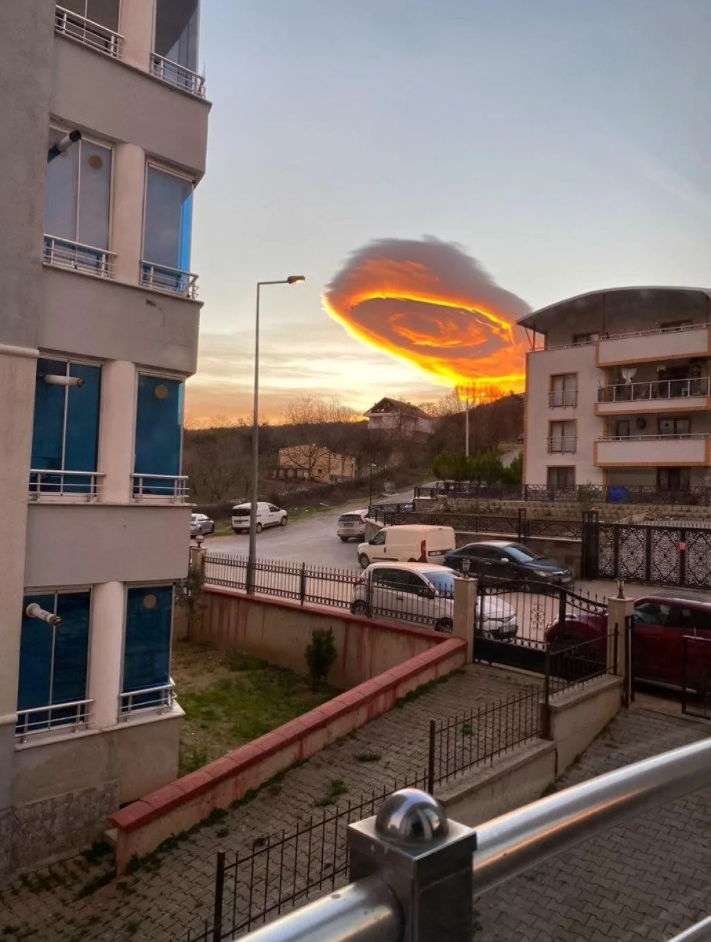 Bursa'da UFO görünümlü bulut