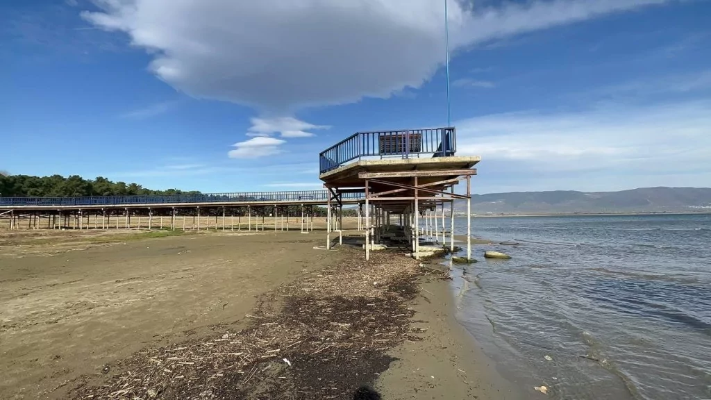 Bursa'da kuraklık alarmı! İznik Gölü 400 metre çekildi, iskele karada kaldı