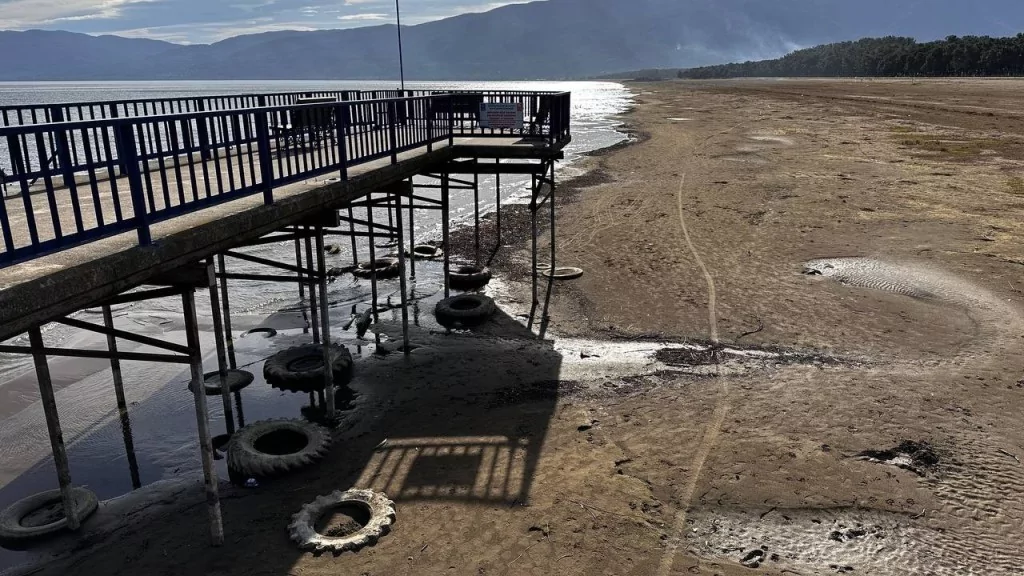 Bursa'da kuraklık alarmı! İznik Gölü 400 metre çekildi, iskele karada kaldı
