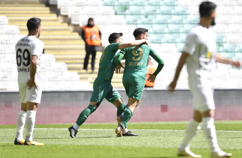 Bursaspor: 3 - Bayburt Özel İdare Spor: 1