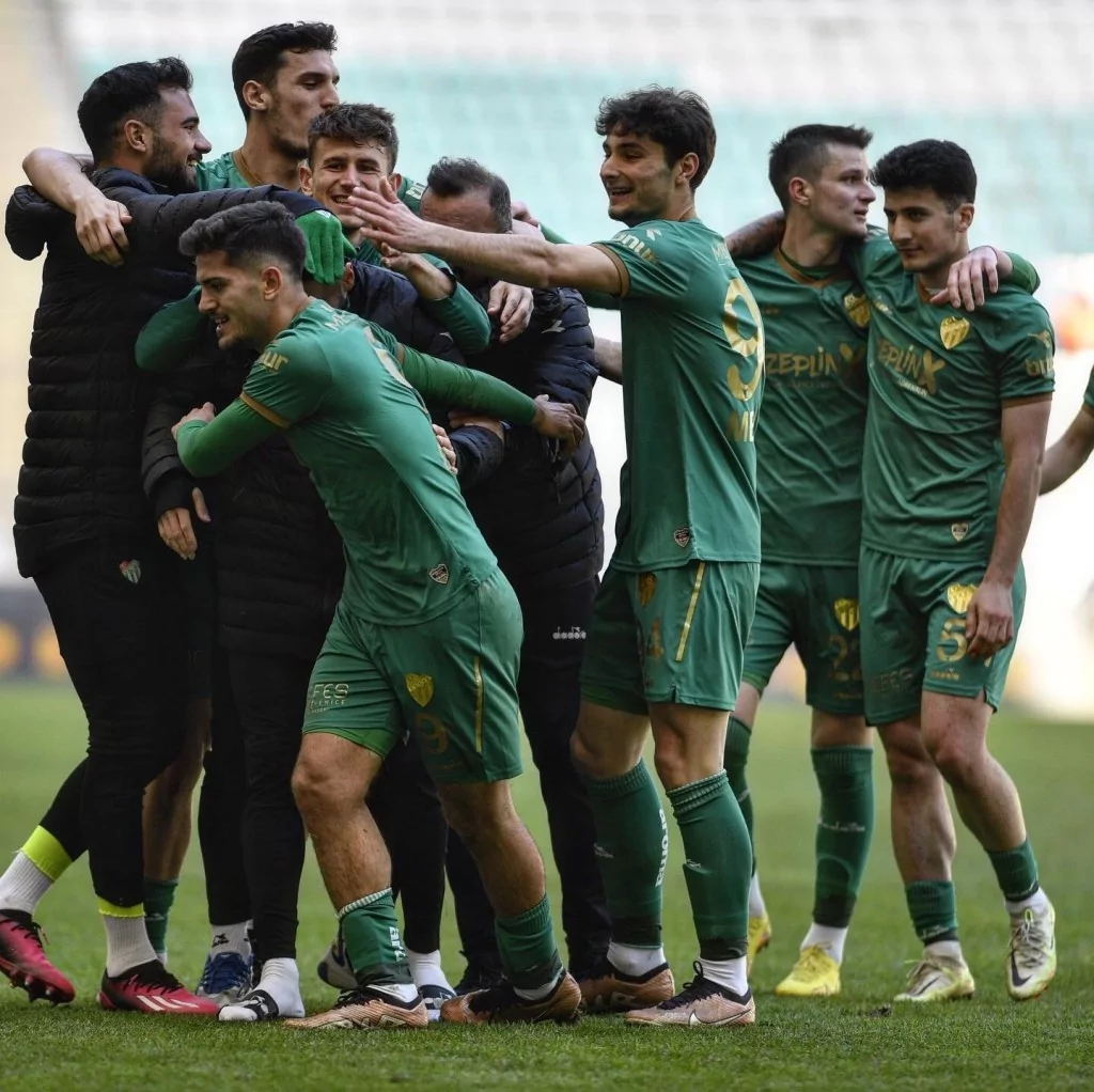 Bursaspor: 3 - Bayburt Özel İdare Spor: 1