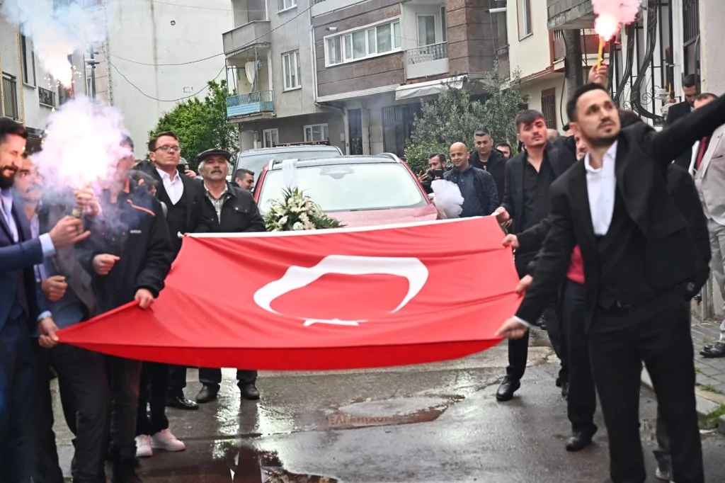 Bursa'nın yerlisi Togg, gelin arabası oldu