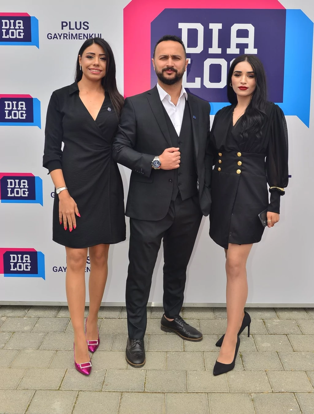 Dialog Plus Gayrimenkul'e görkemli açılış