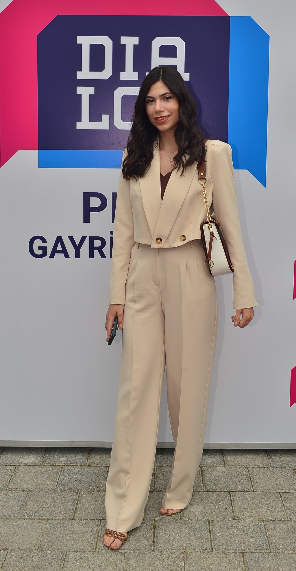 Dialog Plus Gayrimenkul'e görkemli açılış