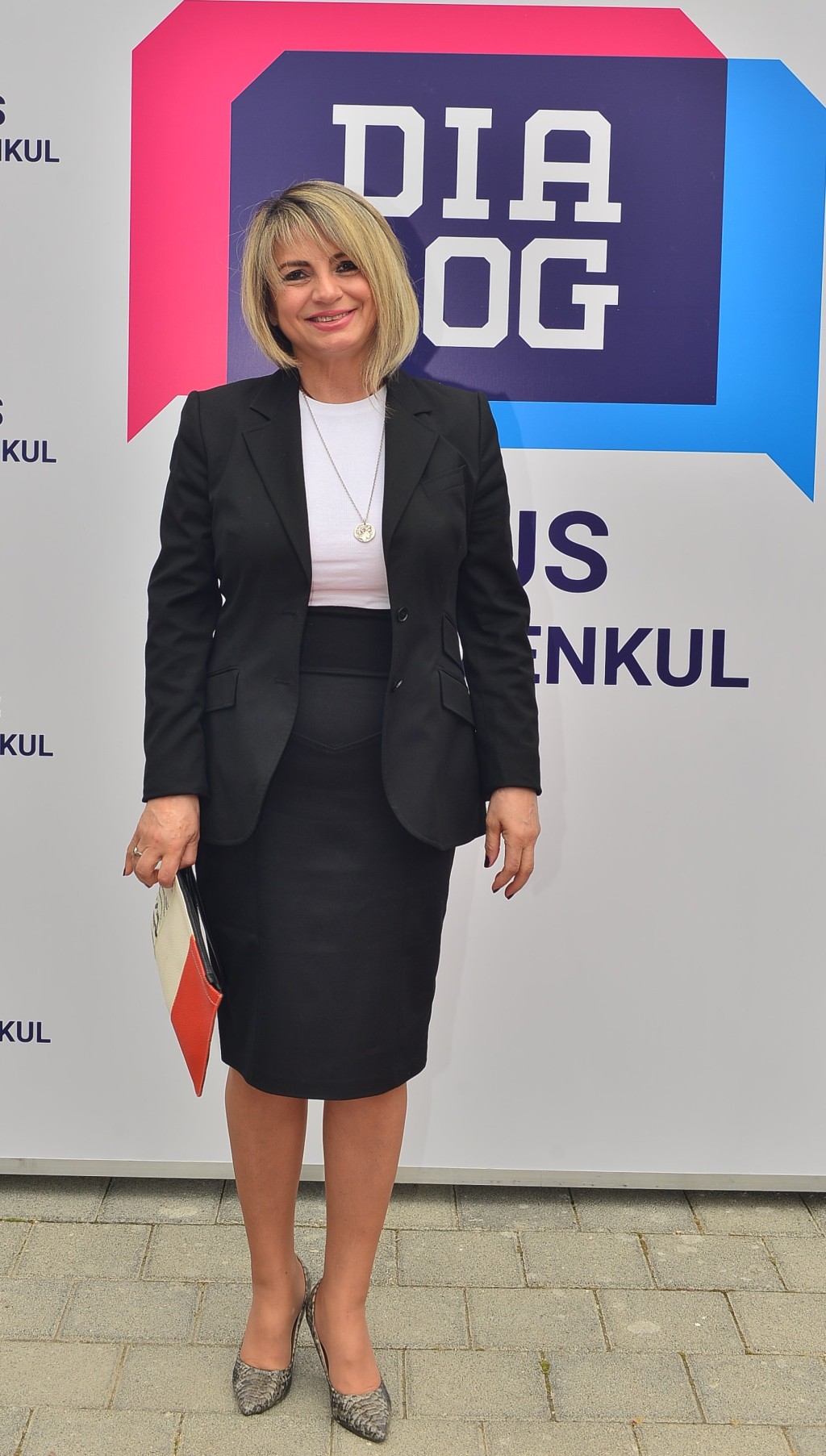 Dialog Plus Gayrimenkul'e görkemli açılış