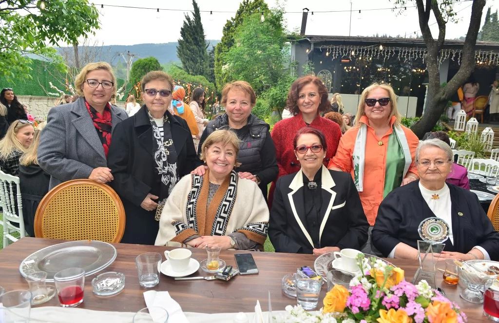 Annelerden geleneksel buluşma