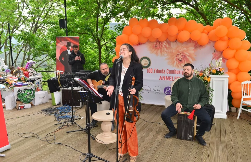 Annelerden geleneksel buluşma