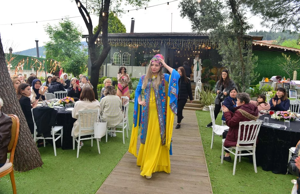 Annelerden geleneksel buluşma