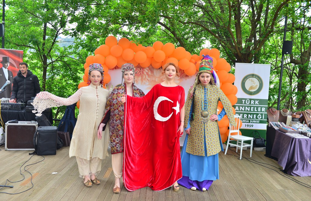 Annelerden geleneksel buluşma