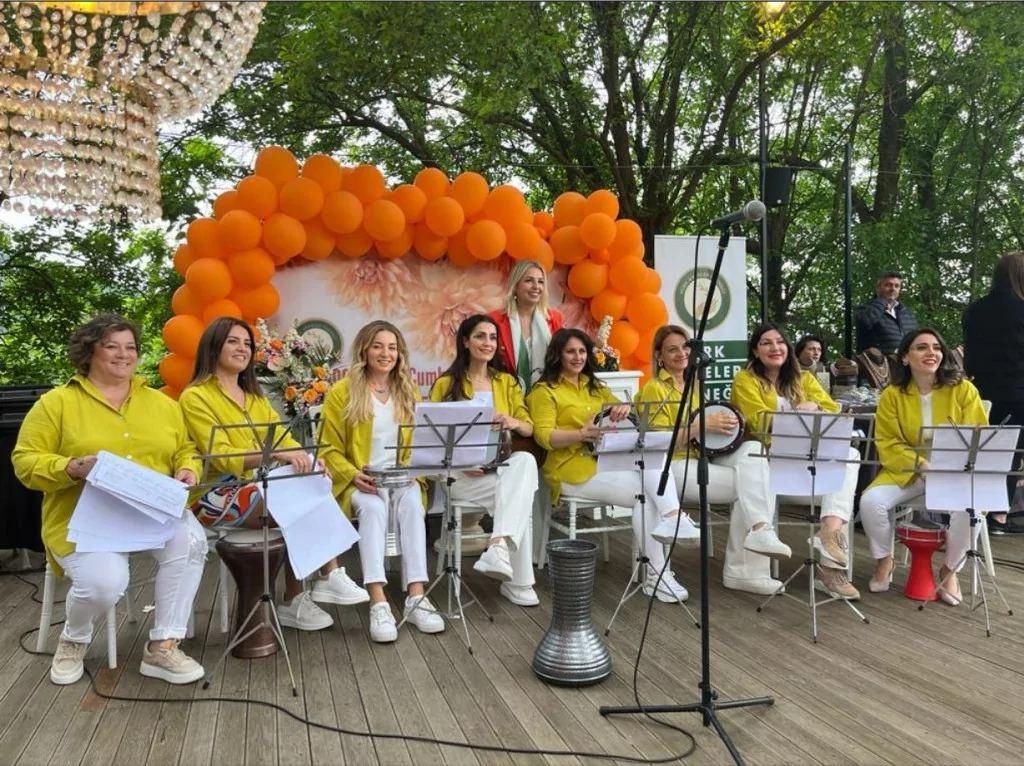 Annelerden geleneksel buluşma