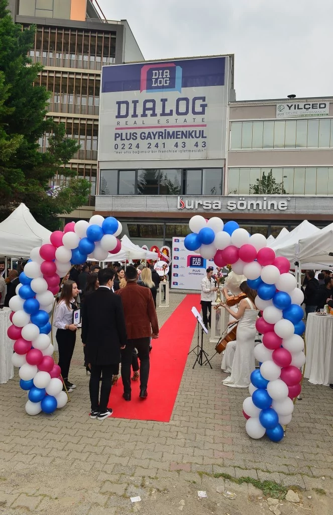 Dialog Plus Gayrimenkul'e görkemli açılış