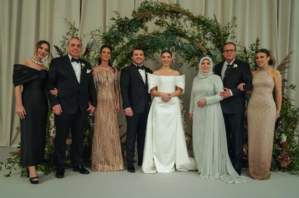 Başkan Erkan Kamat kızını evlendirdi