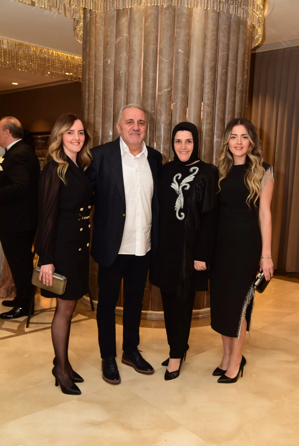 Başkan Erkan Kamat kızını evlendirdi