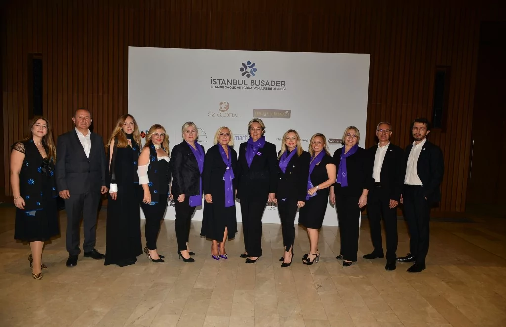 Antakya Medeniyetler Korosu depremzedeler için söyledi