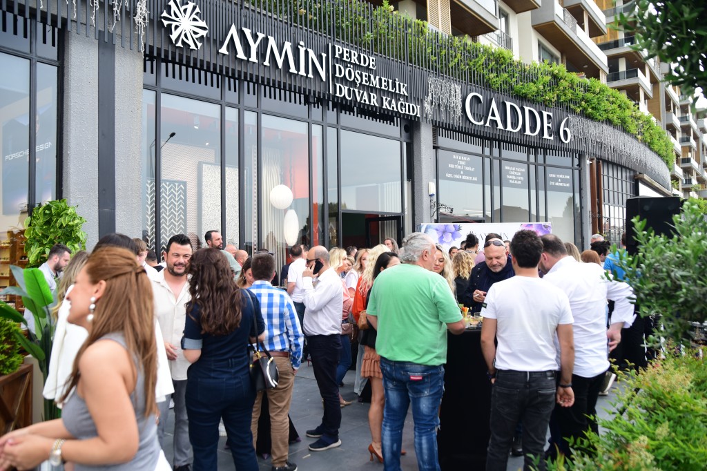 Aymin'den yaza renkli merhaba