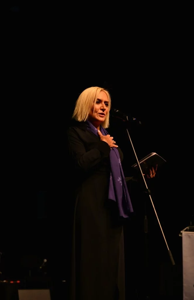 Antakya Medeniyetler Korosu depremzedeler için söyledi