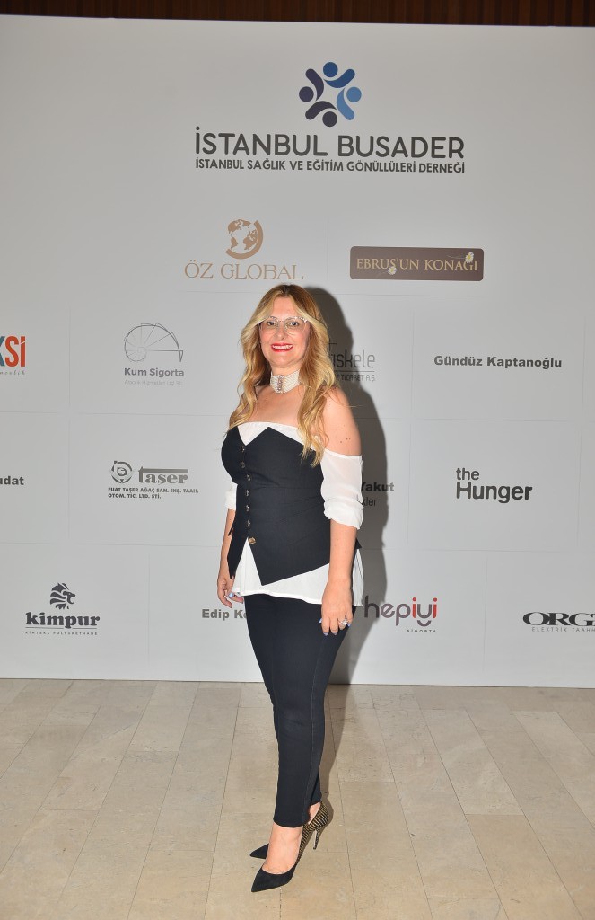 Antakya Medeniyetler Korosu depremzedeler için söyledi