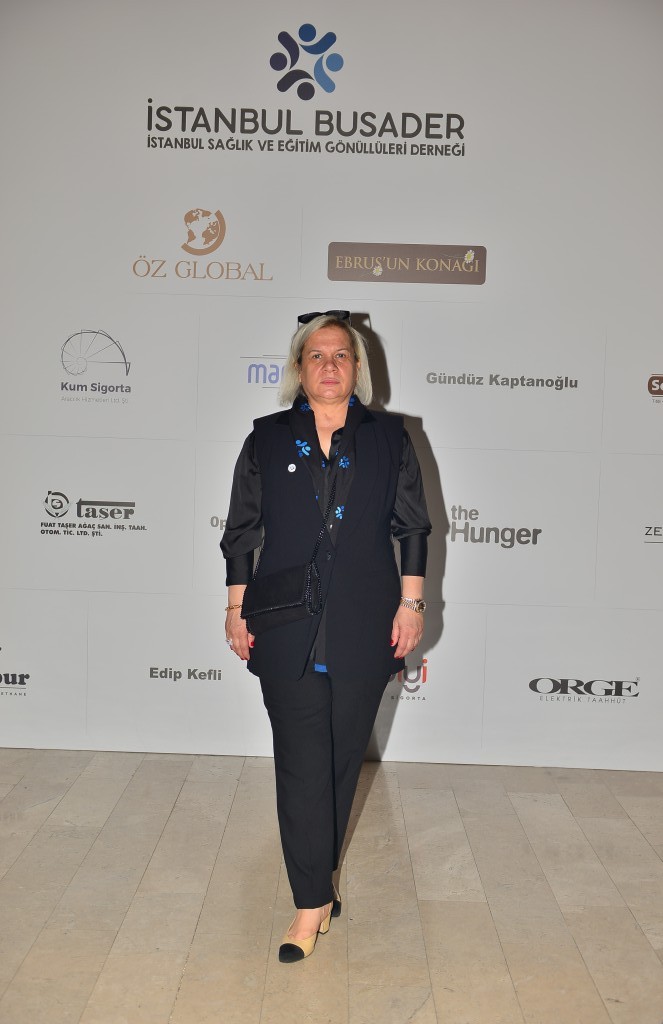 Antakya Medeniyetler Korosu depremzedeler için söyledi