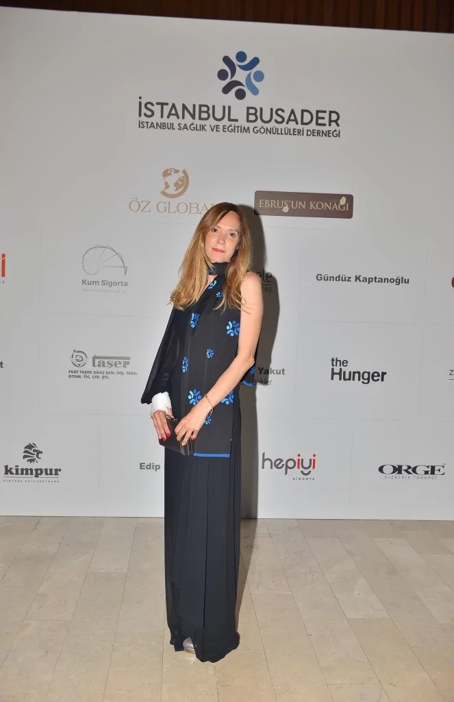 Antakya Medeniyetler Korosu depremzedeler için söyledi