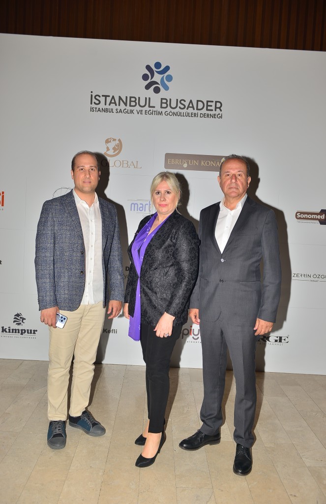 Antakya Medeniyetler Korosu depremzedeler için söyledi