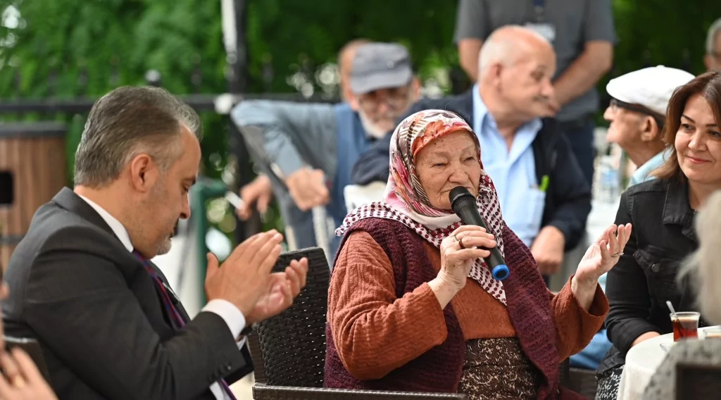 Başkan Aktaş'dan huzurevi sakinlerine moral ziyareti