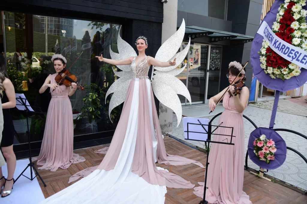 Her kadın güzel olmayı hak eder!