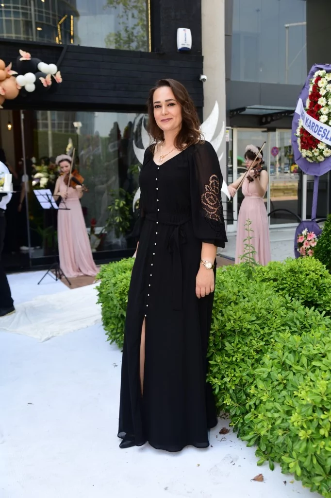 Her kadın güzel olmayı hak eder!