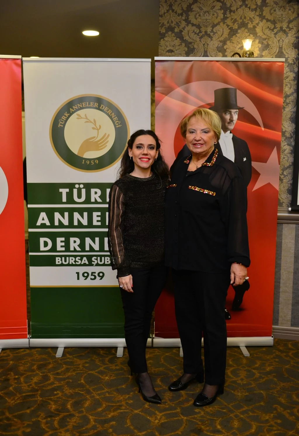 Annelerden sezona renkli veda