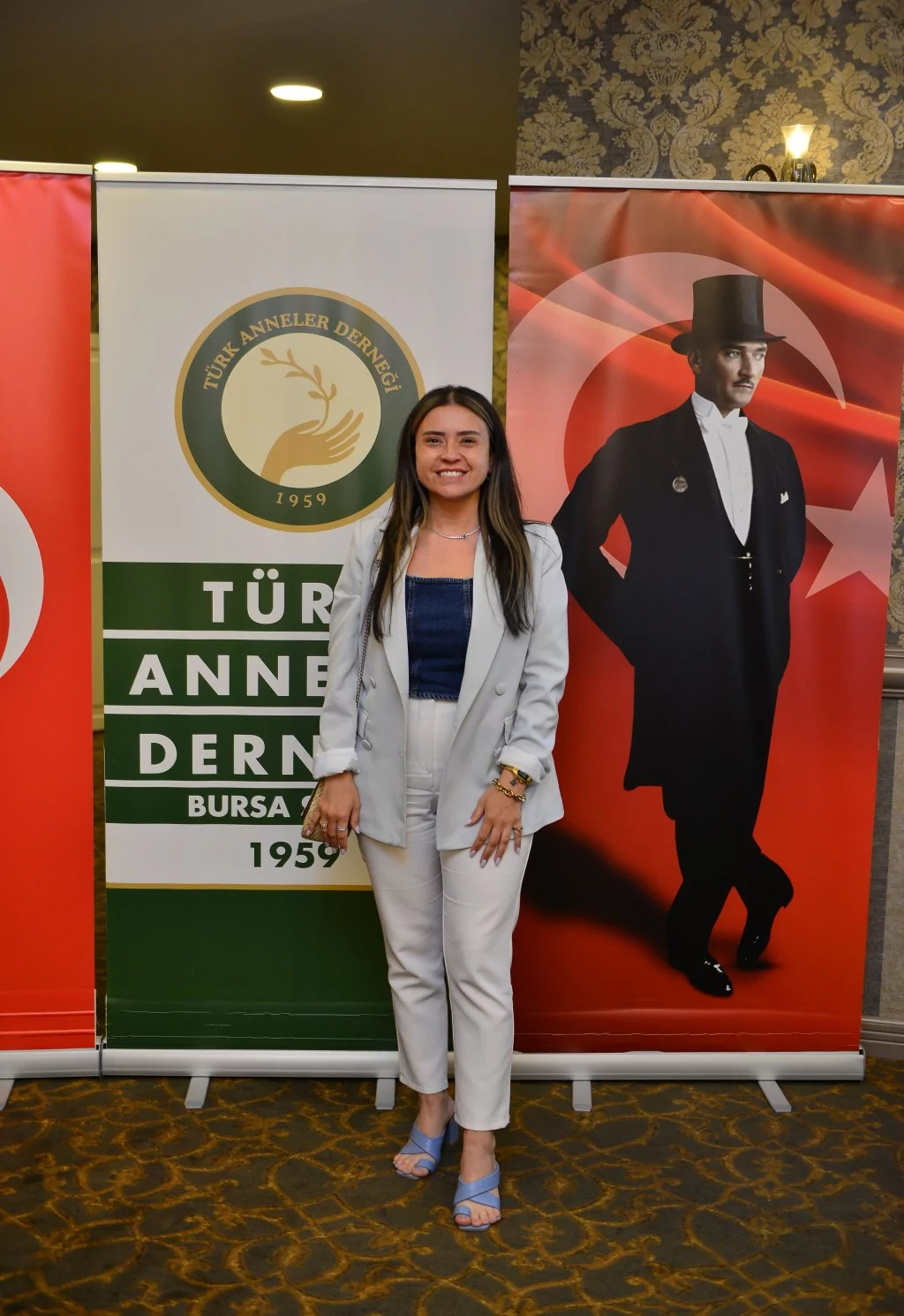 Annelerden sezona renkli veda