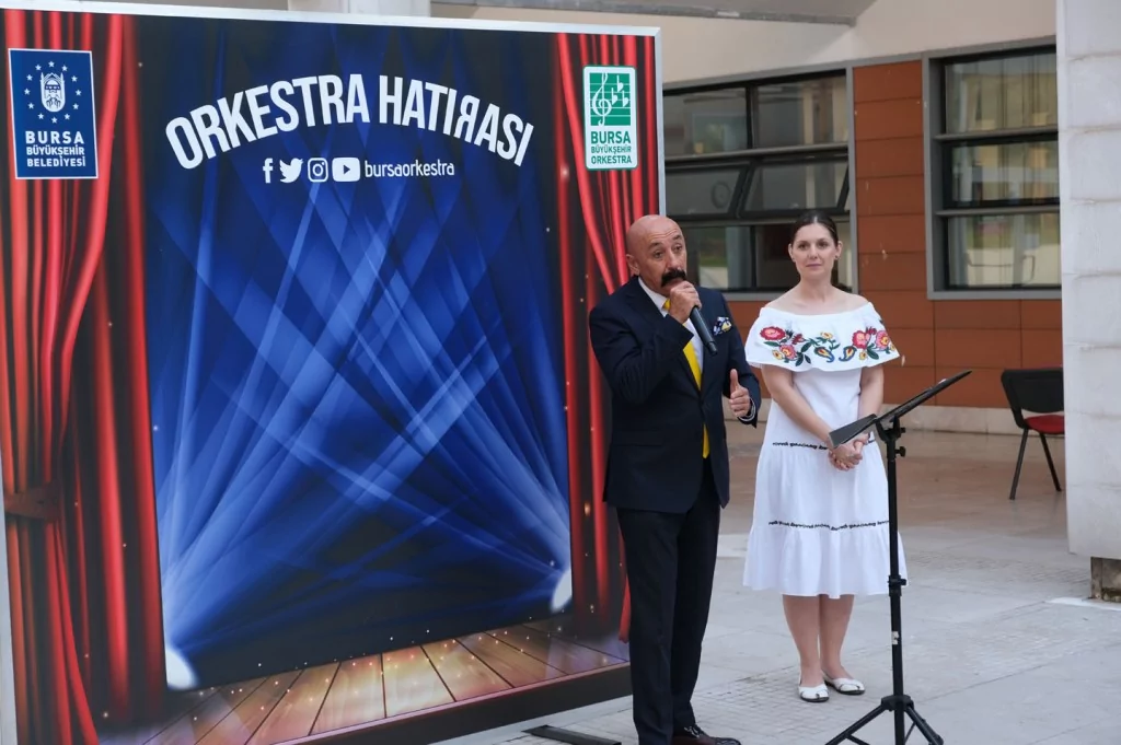 Orkestrada mezuniyet sevinci