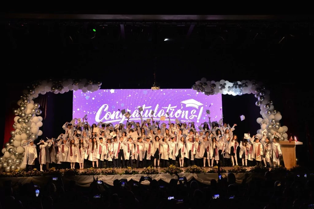 Şahinkaya'nın yıldızlarına görkemli mezuniyet