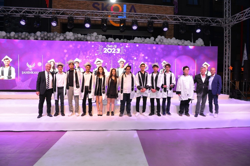 Şahinkaya'nın yıldızlarına görkemli mezuniyet