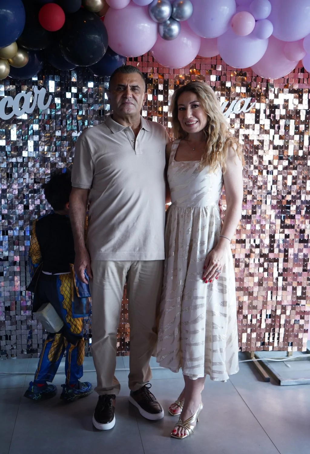 Eğlenceli doğum günü partisinde çocuklar doyasıya eğlendi