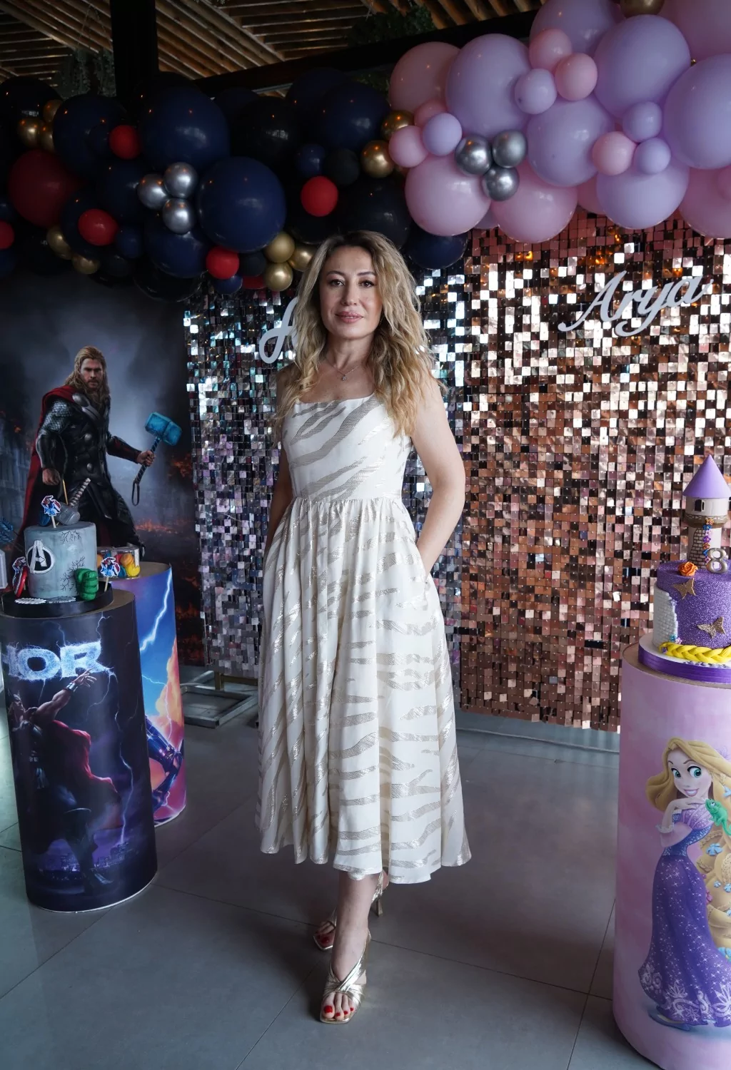 Eğlenceli doğum günü partisinde çocuklar doyasıya eğlendi