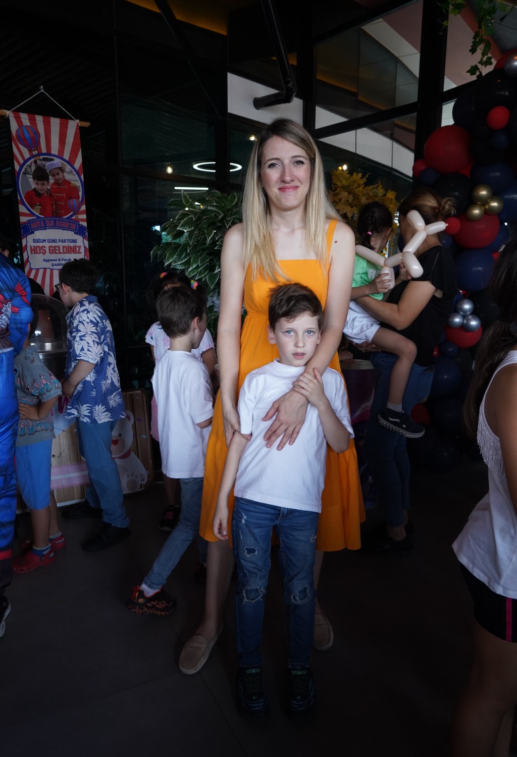 Eğlenceli doğum günü partisinde çocuklar doyasıya eğlendi