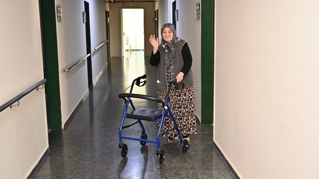 Huzurevinde bayram neşesi