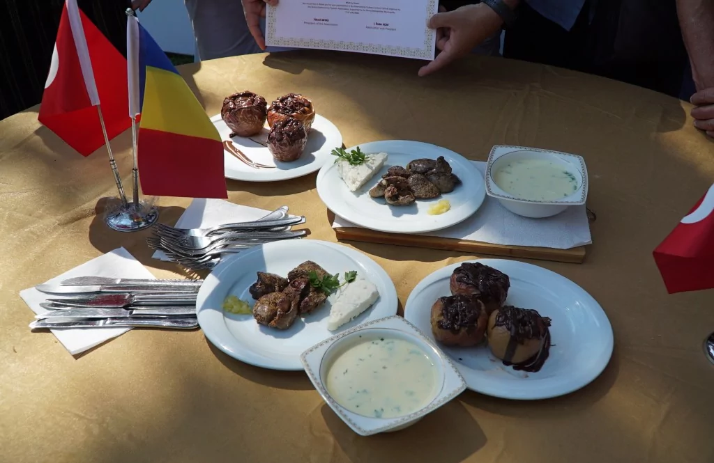 Dansçılar sahnede değil mutfakta ter döktü