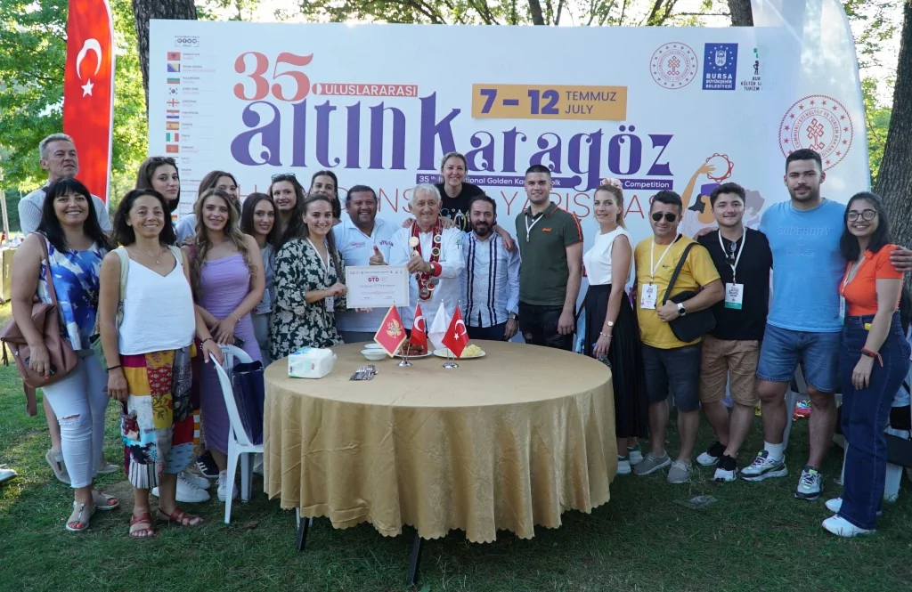 Dansçılar sahnede değil mutfakta ter döktü