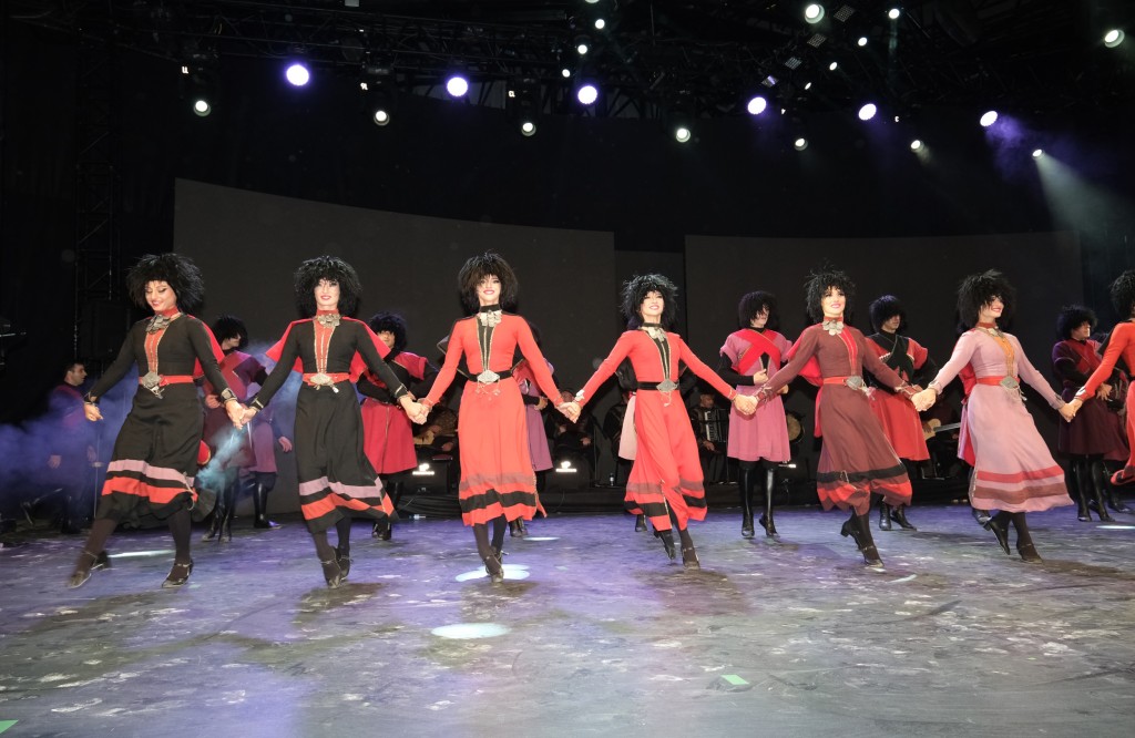 Yer çekimine meydan okuyan gösteri