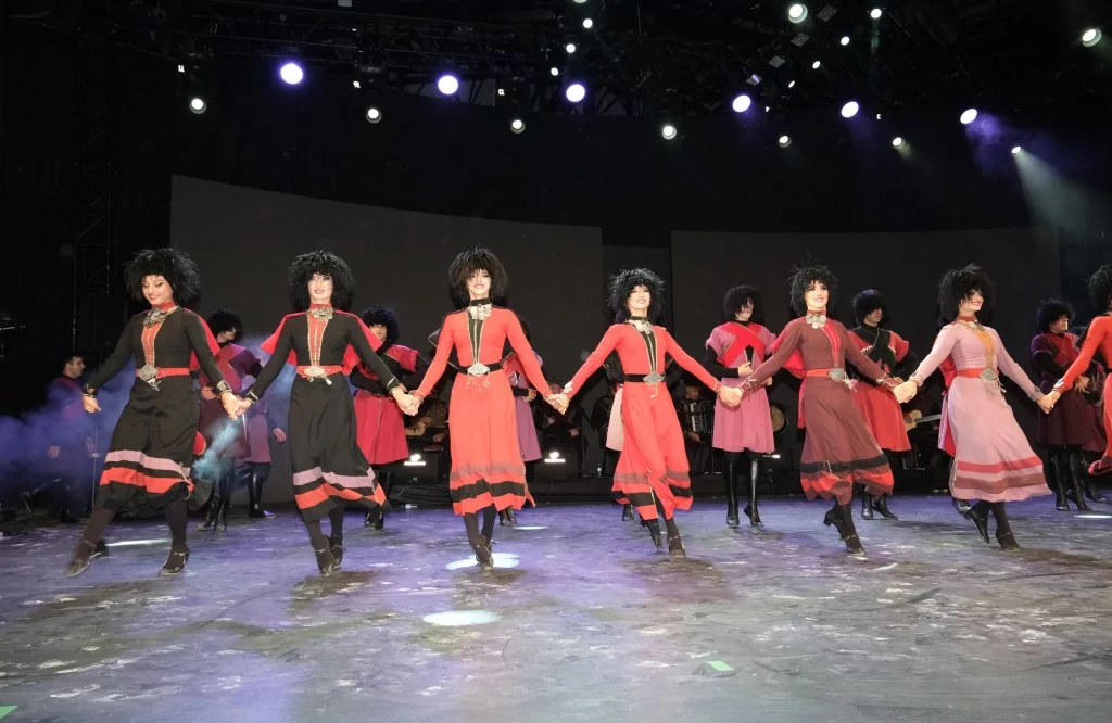 Yer çekimine meydan okuyan gösteri