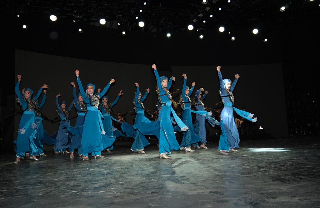 Yer çekimine meydan okuyan gösteri