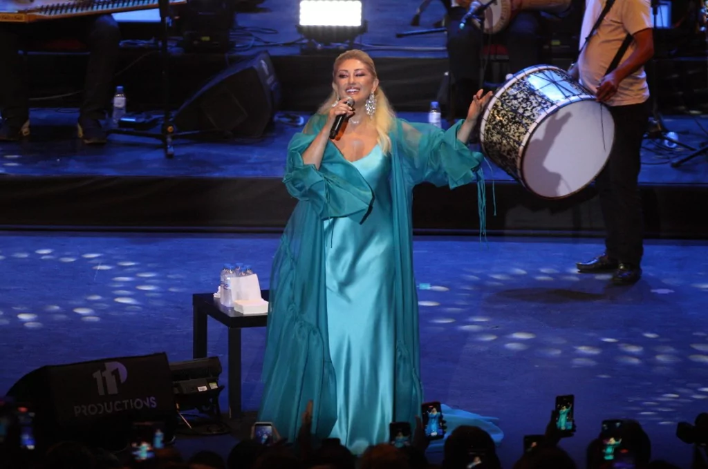 Bursa'da Muazzez Ersoy ile nostalji rüzgarı