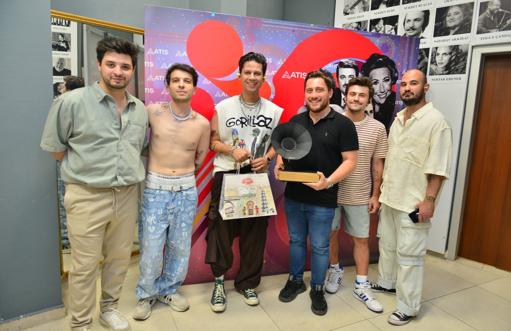 Gençler Madrigal'le coştu